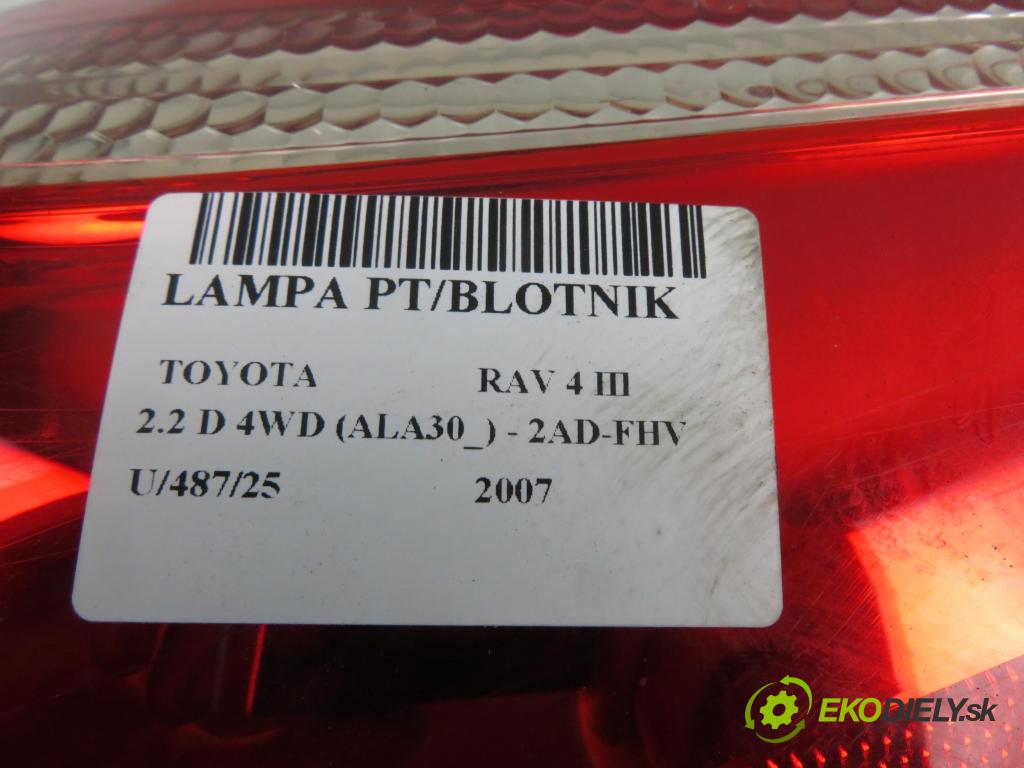 TOYOTA RAV 4 III (_A3_) SUV 2007 130,00 2.2 D 4WD 177 - 2AD-FHV 2231,00 světlo pravé zadní 