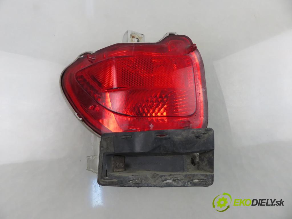 TOYOTA RAV 4 III (_A3_) SUV 2007 130,00 2.2 D 4WD 177 - 2AD-FHV 2231,00 Svetlo