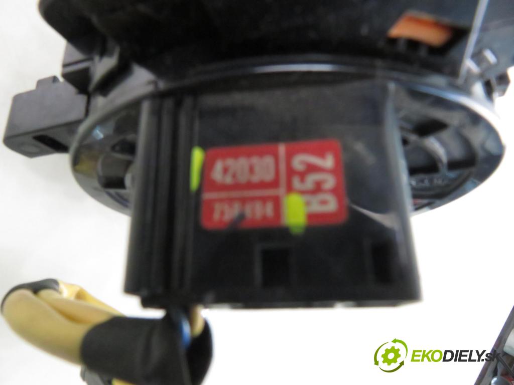 TOYOTA RAV 4 III (_A3_) SUV 2007 130,00 2.2 D 4WD 177 - 2AD-FHV 2231,00 PÁSKA: air BAG 4203075B494