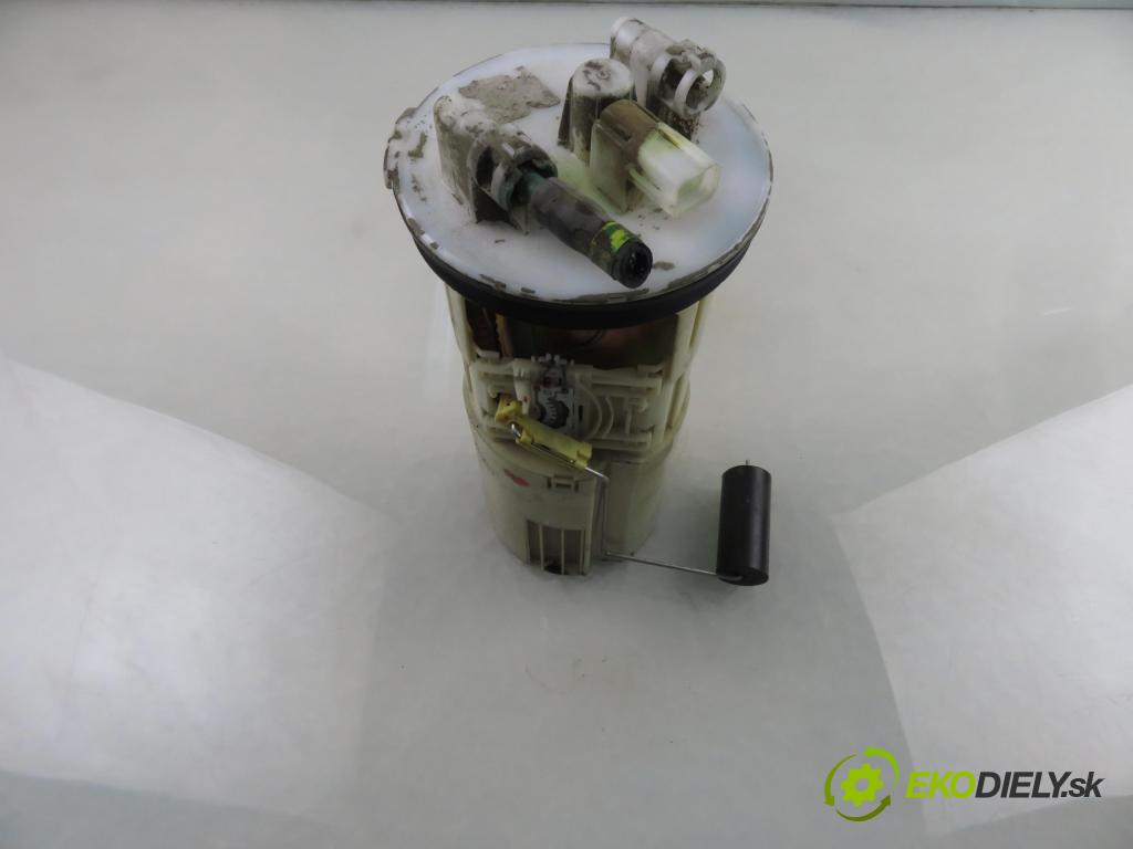 LAND ROVER FREELANDER (L314) SUV 2000 88,00 1.8 i 16V 4x4 - 18 K4F 1796,00 Pumpa paliva
