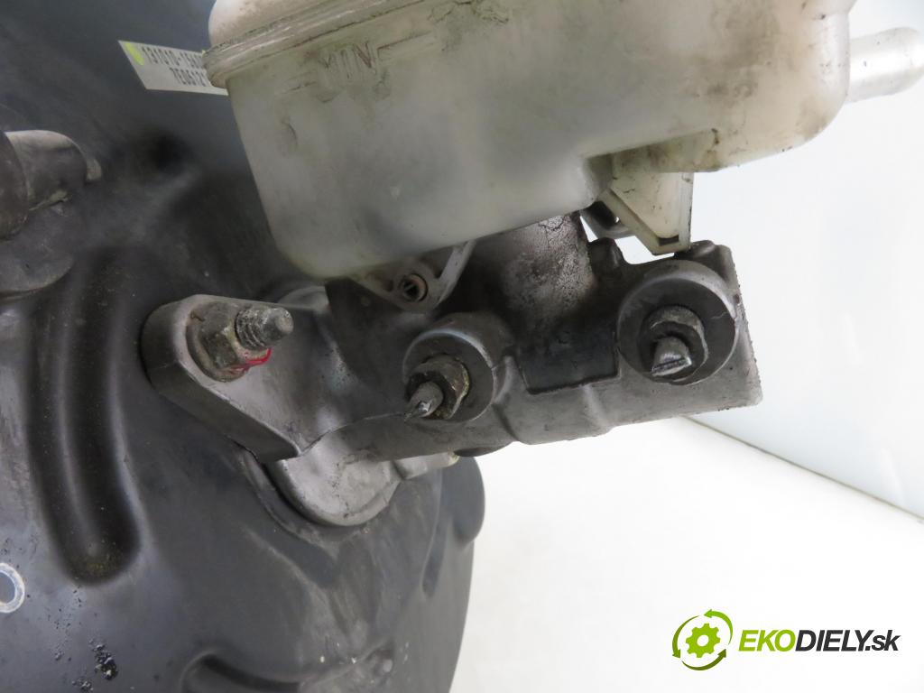 TOYOTA RAV 4 III (_A3_) SUV 2007 130,00 2.2 D 4WD 177 - 2AD-FHV 2231,00 posilovač 13101015600 (Servočerpadlo)