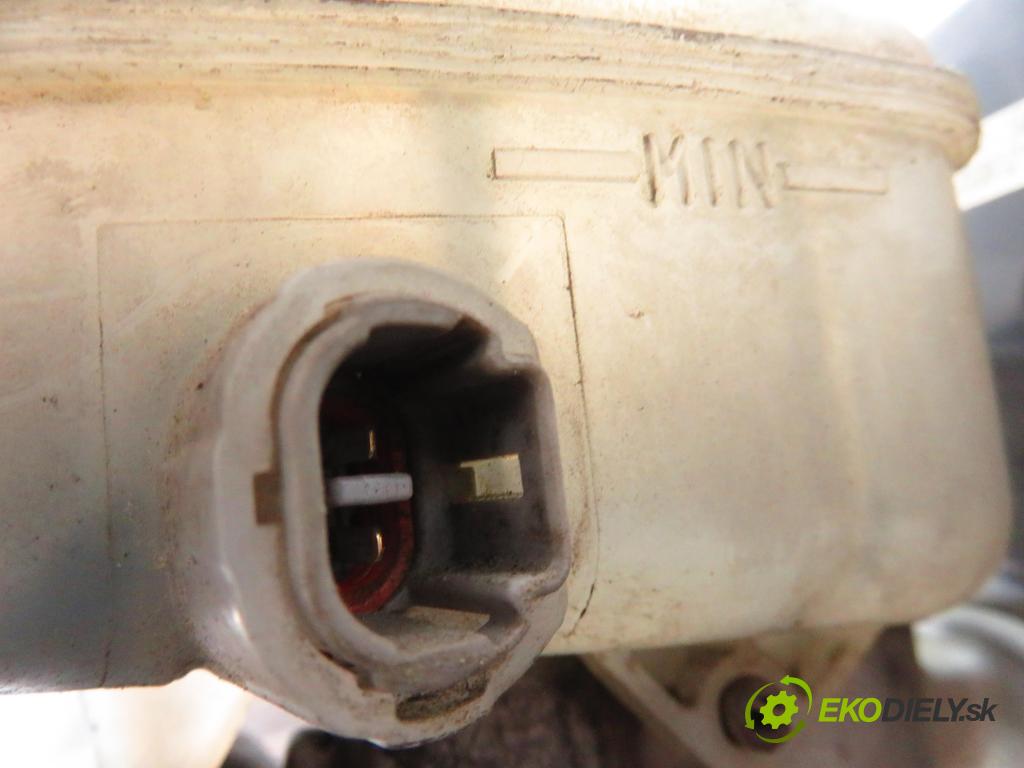 TOYOTA RAV 4 III (_A3_) SUV 2007 130,00 2.2 D 4WD 177 - 2AD-FHV 2231,00 posilovač 13101015600 (Servočerpadlo)