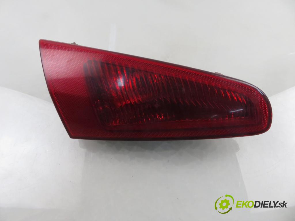 ALFA ROMEO 147 (937_) HB 2006 88,00 1.9 JTDM 8V (937.AXD1A, 937.AXU1A, 937.BXU1A) - 93 1910,00 Svetlo ľavé zadné kufor 60693792