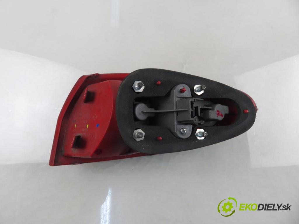 ALFA ROMEO 147 (937_) HB 2006 88,00 1.9 JTDM 8V (937.AXD1A, 937.AXU1A, 937.BXU1A) - 93 1910,00 Svetlo ľavé zadné 46556349
