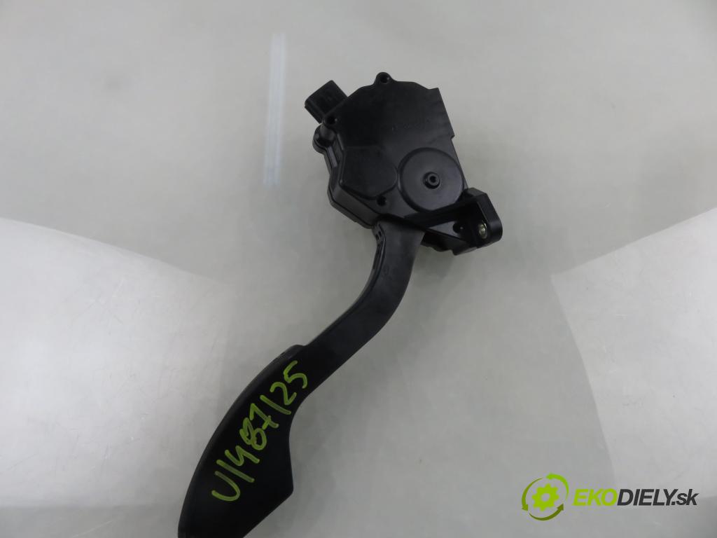 TOYOTA RAV 4 III (_A3_) SUV 2007 130,00 2.2 D 4WD 177 - 2AD-FHV 2231,00 Potenciometer plynu 7811042010 ; 1988007270 (Potenciometer plynového pedálu)