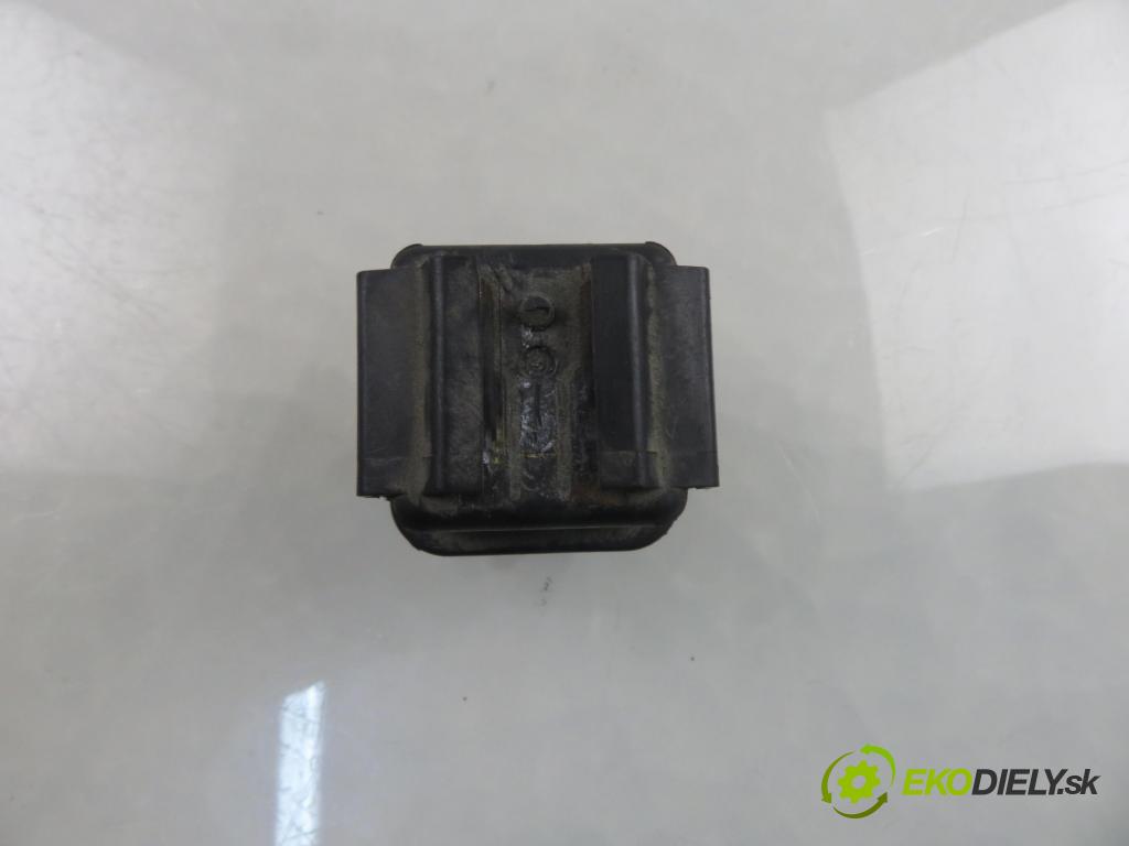 TOYOTA COROLLA (_E12_) HB 2005 85,00 2.0 D-4D 116 (CDE120R_, CDE120L_) - 1CD-FTV 1995,00 RELÉ: JÚN: 2861067010 ; 1567000671