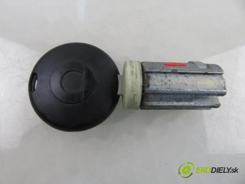 SMART FORTWO Coupe (450) HB 2004 30,00 0.8 CDI (450.300, 450.301, 450.302, 450.303, 450.3 799,00 spinačka  (Spínacia skrinka)