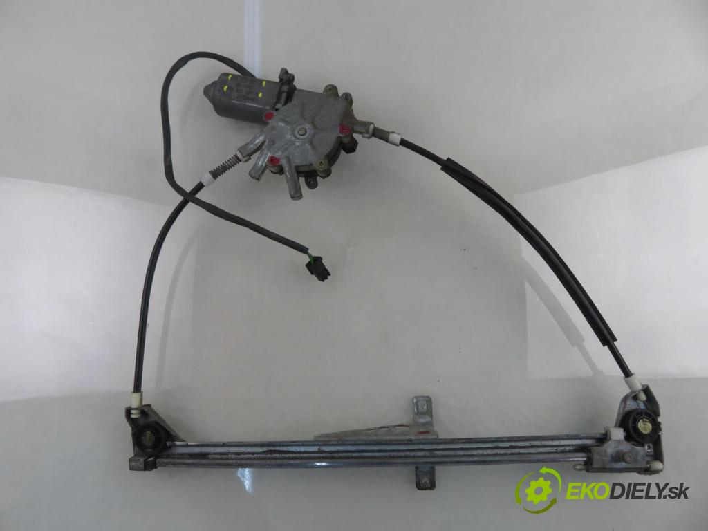 AUDI 80 (8C, B4) SEDAN 1993 66,00 1.9 TDI - 1Z 1896,00 Mechanizmus okien 893837397A ; 893959801B