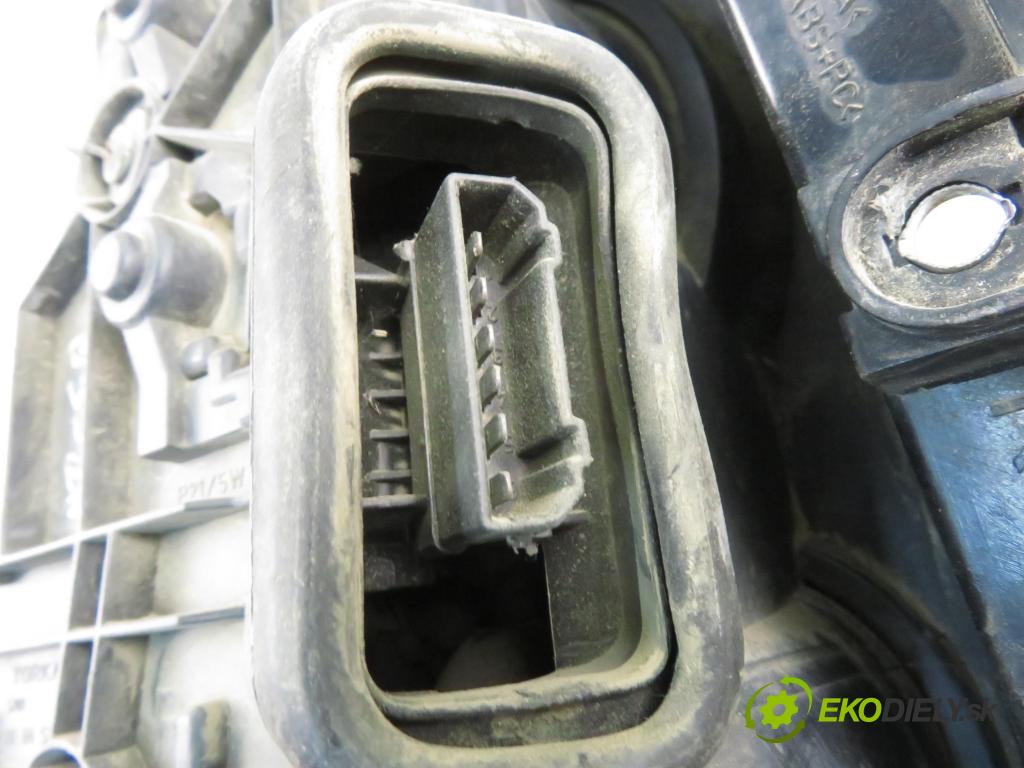 SEAT AROSA (6H) HB 2003 44,00 1.7 SDI - AKU 1716,00 Svetlo pravé zadné 6H0945096M