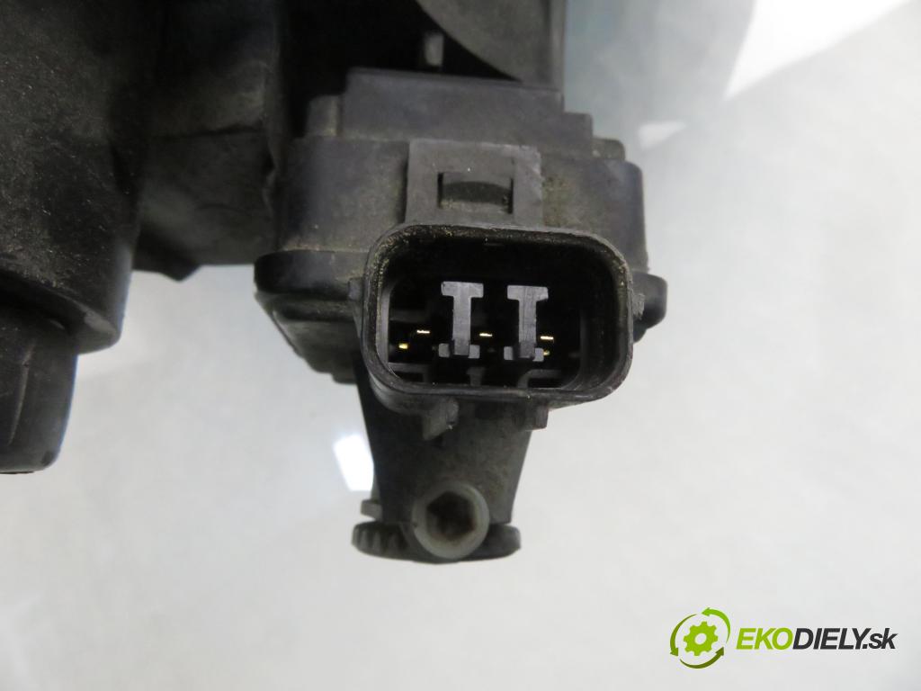 MAZDA 3 (BK) HB 2006 80,00 1.6 DI Turbo 109 - Y601 (PSA) 1560,00 Svetlo LP