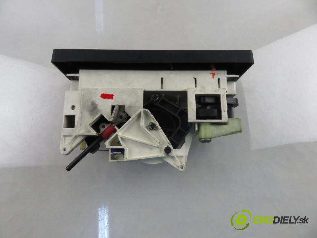 AUDI 80 (8C, B4) SEDAN 1993 66,00 1.9 TDI - 1Z 1896,00 Panel kúrenia 8A1819073