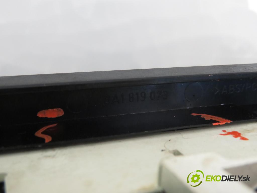 AUDI 80 (8C, B4) SEDAN 1993 66,00 1.9 TDI - 1Z 1896,00 Panel kúrenia 8A1819073