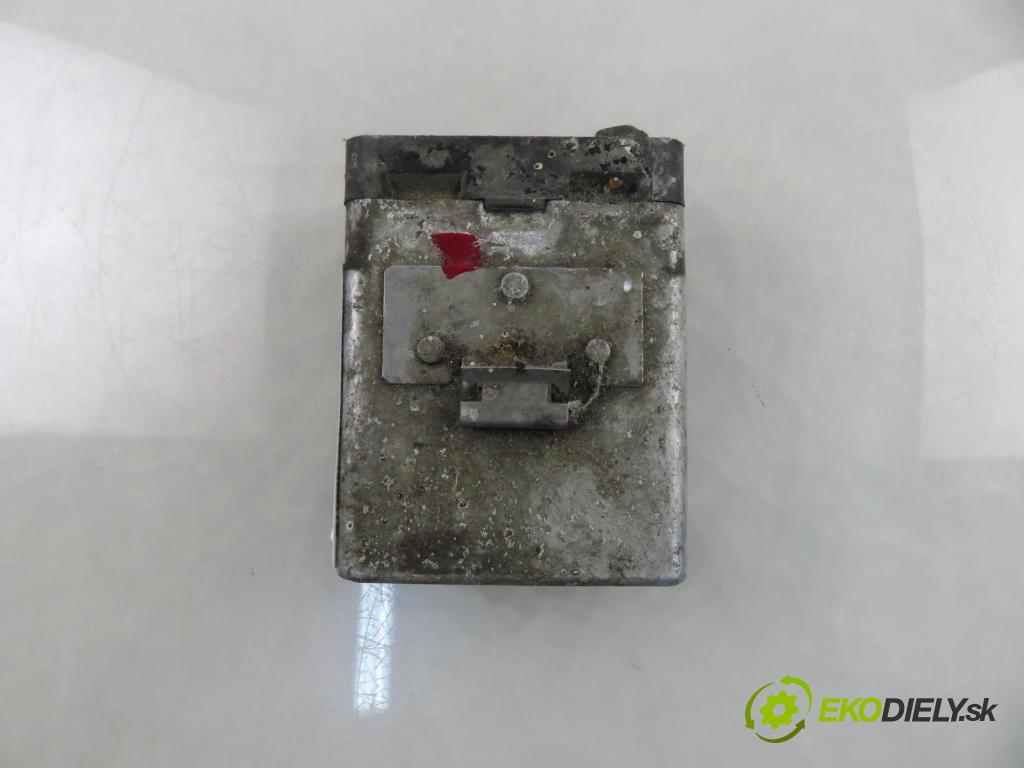 MAN F 90 WYWROTKA 1991 309,00 2866 LF09 11967,00 Riadiaca jednotka Webasto 251485510000 ; 5HB00312515