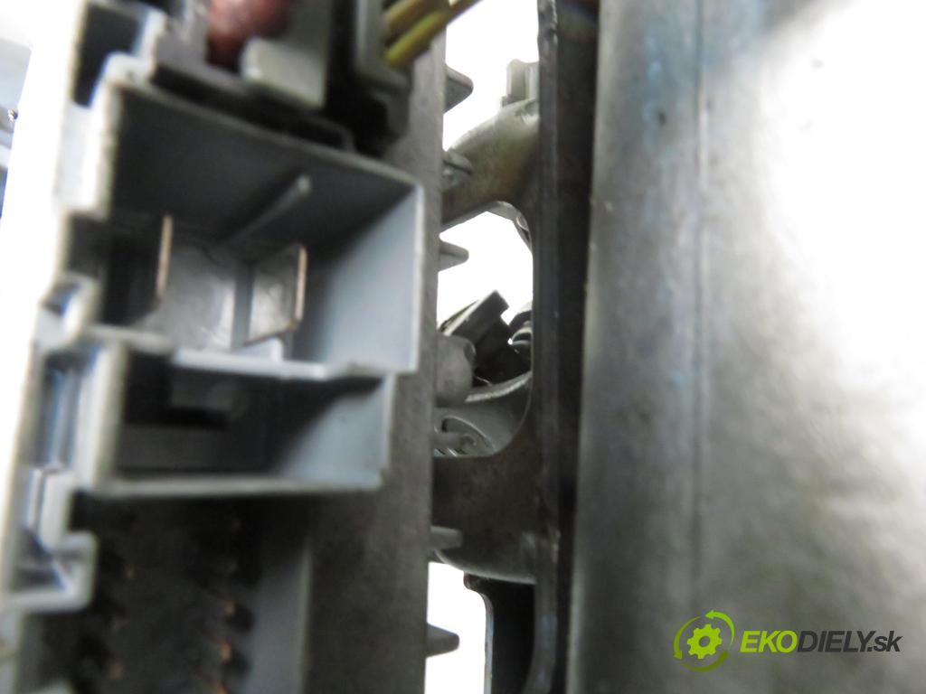 FIAT PUNTO (188_) HB 2002 59,00 1.2 16V 80 - 188 A5.000 1242,00 serv/podporovanie elektrické 12229059 ; 26103598