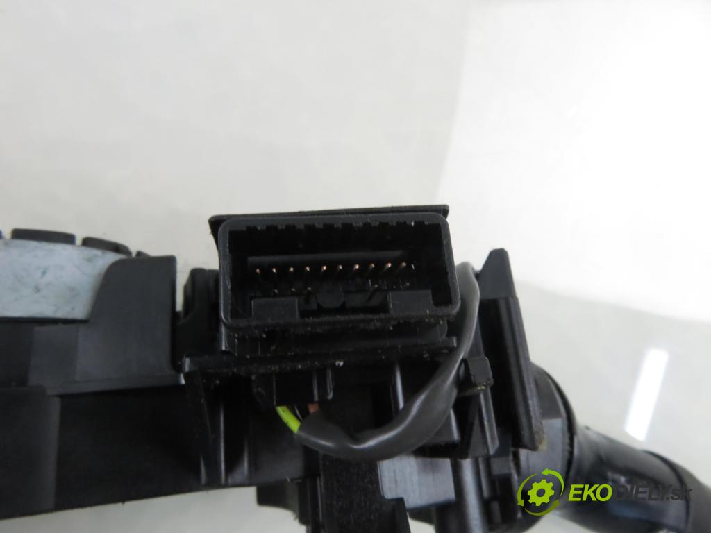 TOYOTA RAV 4 III (_A3_) SUV 2007 130,00 2.2 D 4WD 177 - 2AD-FHV 2231,00 páčka/prepínač 4210017F220