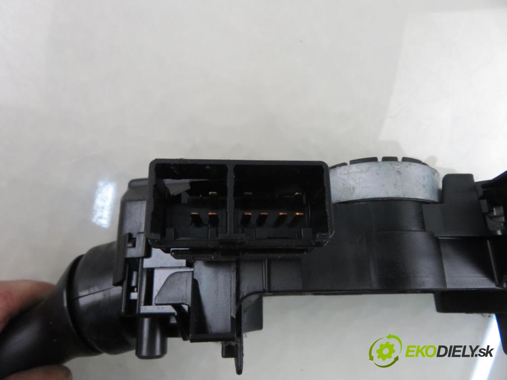 TOYOTA RAV 4 III (_A3_) SUV 2007 130,00 2.2 D 4WD 177 - 2AD-FHV 2231,00 páčka/prepínač 4210017F220