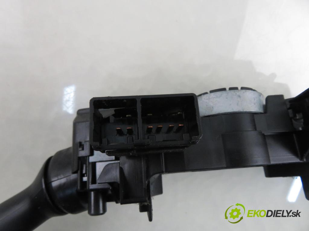 TOYOTA RAV 4 III (_A3_) SUV 2007 130,00 2.2 D 4WD 177 - 2AD-FHV 2231,00 páčka/prepínač 4210017F220