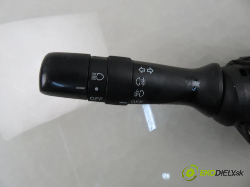 TOYOTA RAV 4 III (_A3_) SUV 2007 130,00 2.2 D 4WD 177 - 2AD-FHV 2231,00 páčka/prepínač 4210017F220