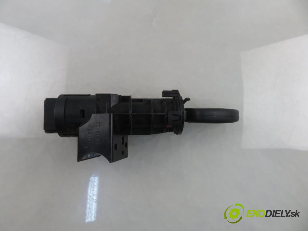 ALFA ROMEO 147 (937_) HB 2006 88,00 1.9 JTDM 8V (937.AXD1A, 937.AXU1A, 937.BXU1A) - 93 1910,00 spinačka 05521B365 (Spínacia skrinka)