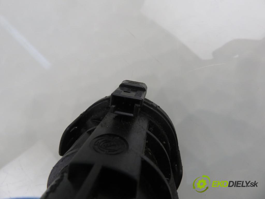 ALFA ROMEO 147 (937_) HB 2006 88,00 1.9 JTDM 8V (937.AXD1A, 937.AXU1A, 937.BXU1A) - 93 1910,00 spinačka 05521B365 (Spínacia skrinka)