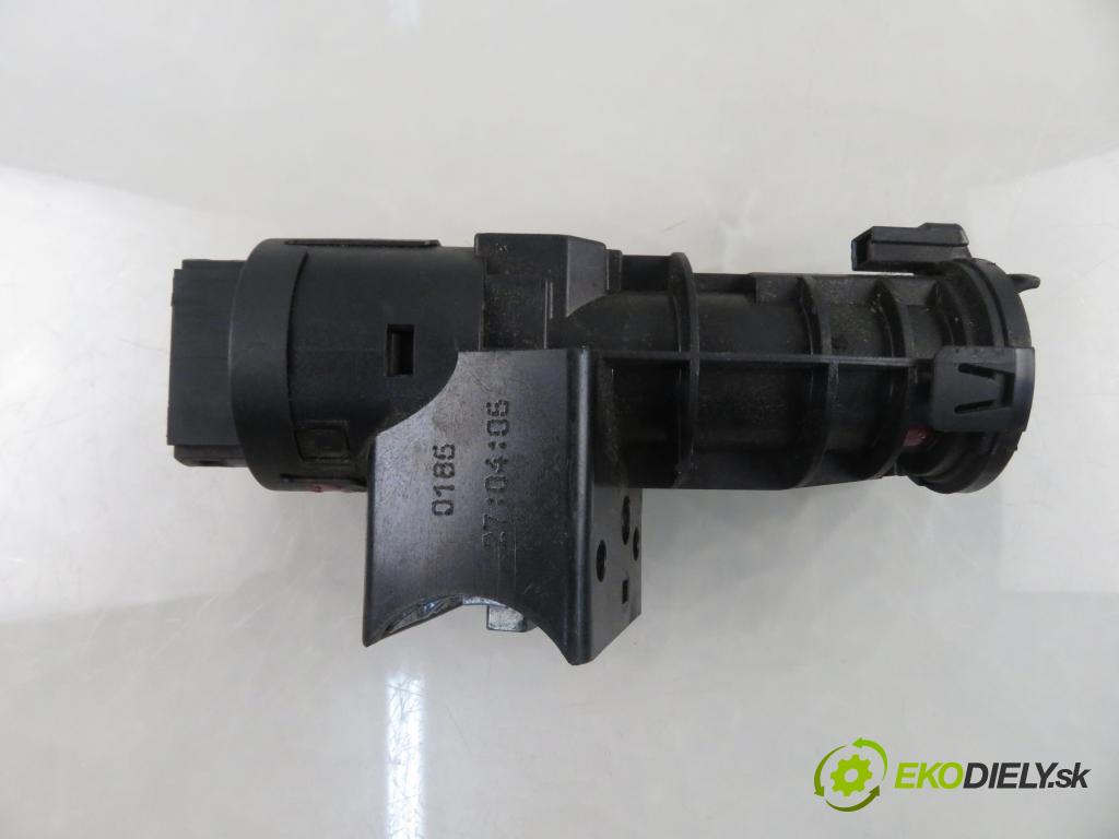 ALFA ROMEO 147 (937_) HB 2006 88,00 1.9 JTDM 8V (937.AXD1A, 937.AXU1A, 937.BXU1A) - 93 1910,00 spinačka 05521B365 (Spínacia skrinka)