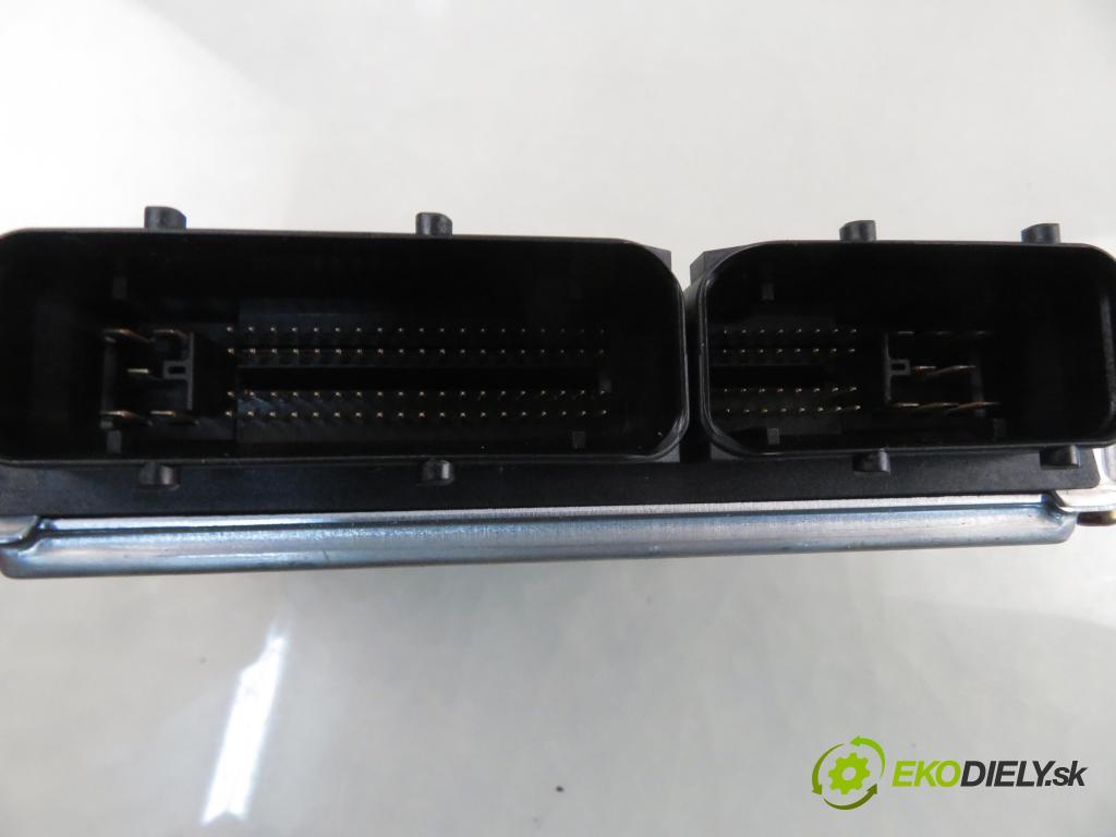 AUDI A4 (8E2, B6) SEDAN 2002 110,00 1.8 T - AVJ 1781,00 Riadiaca jednotka Motor 8E0906018B ; 0261206868