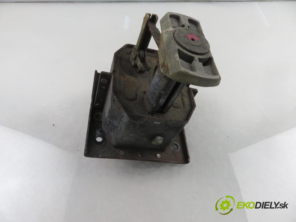 VW SHARAN (7M8, 7M9, 7M6) MINIVAN 2002 85,00 1.9 TDI PD 115 - AUY 1896,00 ZÁVĚS KOLA NÁHRADNÍ: 7M0803660E