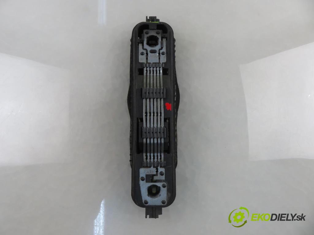 OPEL VIVARO A Skrzynia (X83) FURGON 2003 60,00 1.9 DI 80 - F9Q 762 1870,00 vložka svetla ľavy zadné