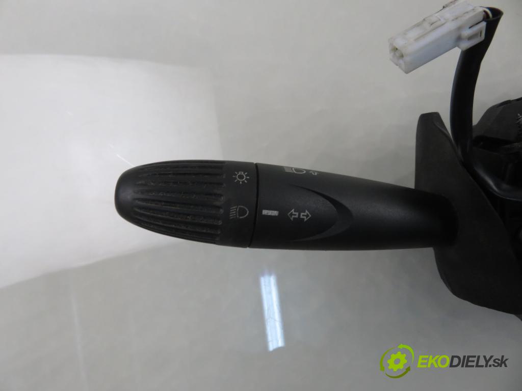 FIAT PUNTO (188_) HB 2002 59,00 1.2 16V 80 - 188 A5.000 1242,00 páčka/prepínač