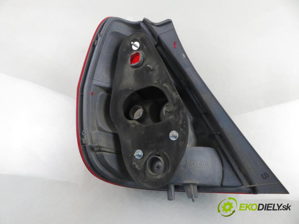 HONDA JAZZ II (GD_, GE3, GE2) HB 2007 57,00 1.2 i-DSI (GD5, GE2) - L12A4 1243,00 Svetlo pravé zadné