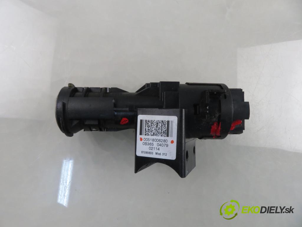 FIAT PANDA (312_, 319_) HB 2014 51,00 1.2 - 169 A4.000 1242,00 spinačka 00518006280 (Spínacia skrinka)