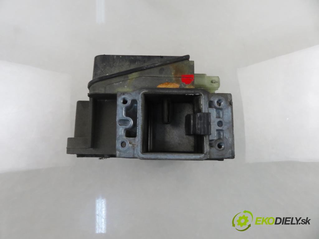 AUDI 80 (8C, B4) SEDAN 1993 66,00 1.9 TDI - 1Z 1896,00 Škrtiaca klapka 0281002072 ; 028906301 (Škrtiaca klapka)