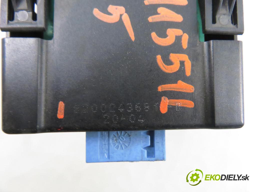 RENAULT SCENIC II (JM0/1_) MINIVAN 2004 99,00 2.0 135 - F4R 770 1998,00 vypínač brzdy MANUÁLNY: 8200243681