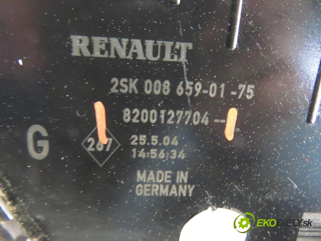 RENAULT SCENIC II (JM0/1_) MINIVAN 2004 99,00 2.0 135 - F4R 770 1998,00 Svetlo pravé zadné 8200127704