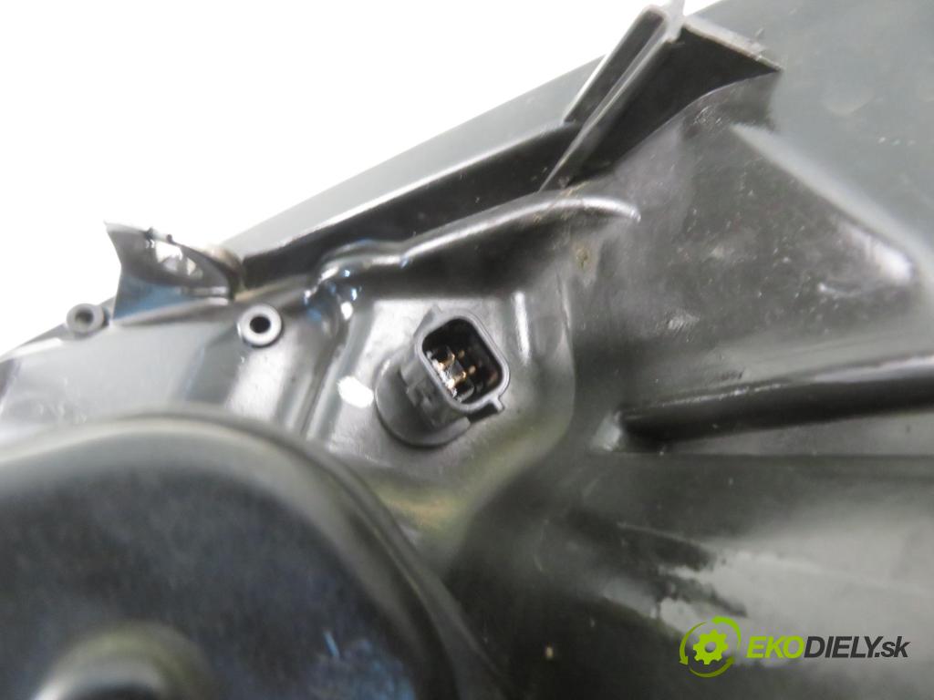 RENAULT SCENIC II (JM0/1_) MINIVAN 2004 99,00 2.0 135 - F4R 770 1998,00 Svetlo PP 5DV00829000