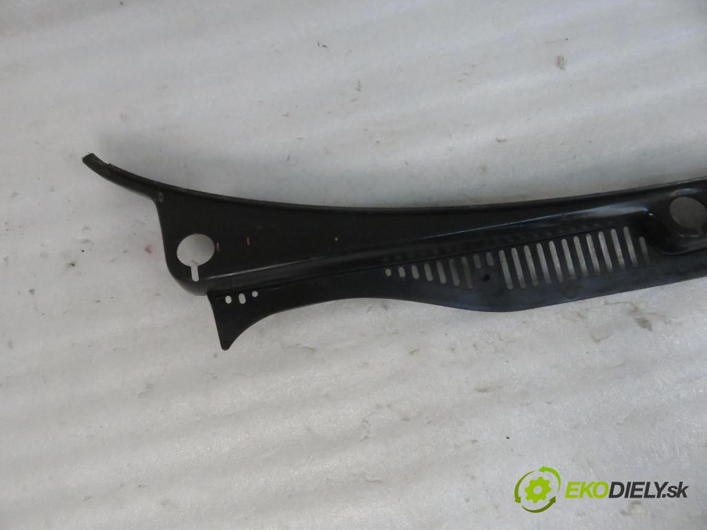 VW CADDY III Furgon (2KA, 2KH, 2CA, 2CH) FURGON 2007 77,00 1.9 TDI - BLS 1896,00 torpédo plast pod čelní okno 2K0819403 (Plast pod čelním sklem)