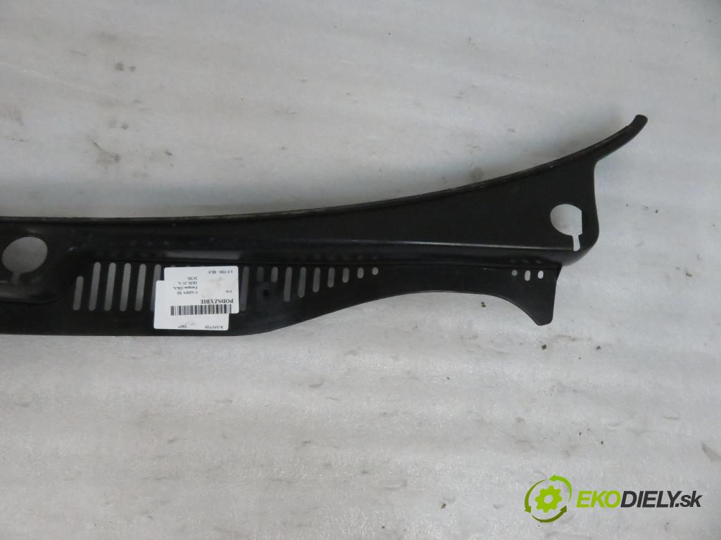 VW CADDY III Furgon (2KA, 2KH, 2CA, 2CH) FURGON 2007 77,00 1.9 TDI - BLS 1896,00 torpédo plast pod čelní okno 2K0819403 (Plast pod čelním sklem)