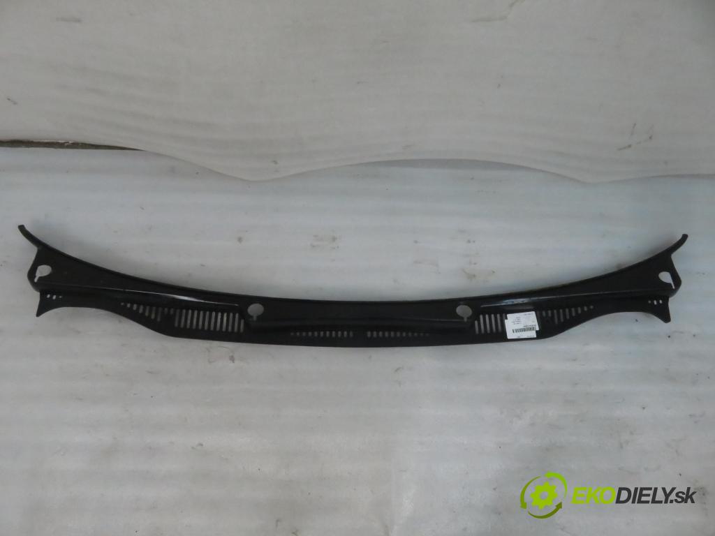 VW CADDY III Furgon (2KA, 2KH, 2CA, 2CH) FURGON 2007 77,00 1.9 TDI - BLS 1896,00 torpédo plast pod čelní okno 2K0819403 (Plast pod čelním sklem)