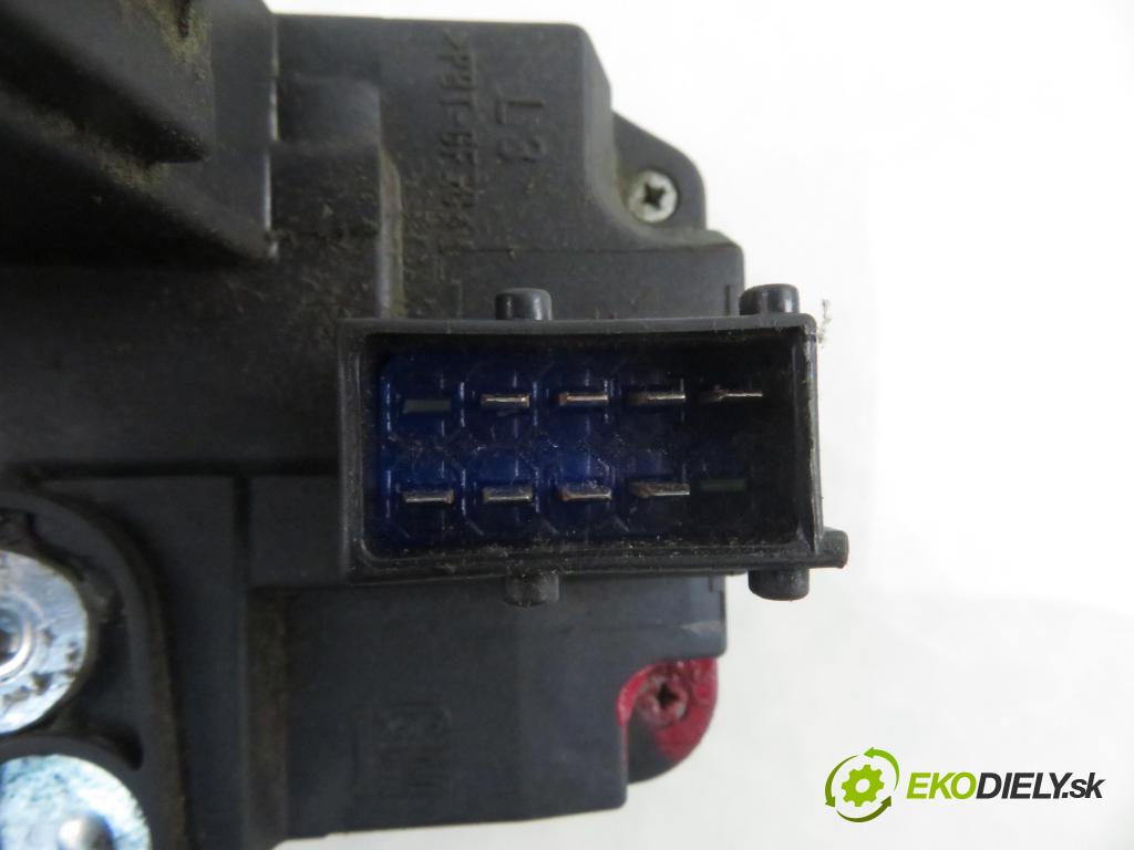 OPEL VIVARO A Skrzynia (X83) FURGON 2003 60,00 1.9 DI 80 - F9Q 762 1870,00 zámok 8200008260 ; 91166230