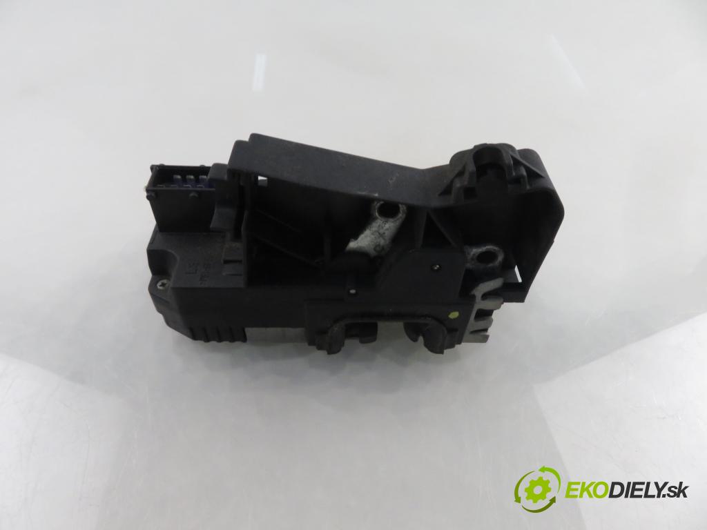 OPEL VIVARO A Skrzynia (X83) FURGON 2003 60,00 1.9 DI 80 - F9Q 762 1870,00 zámok 8200008260 ; 91166230
