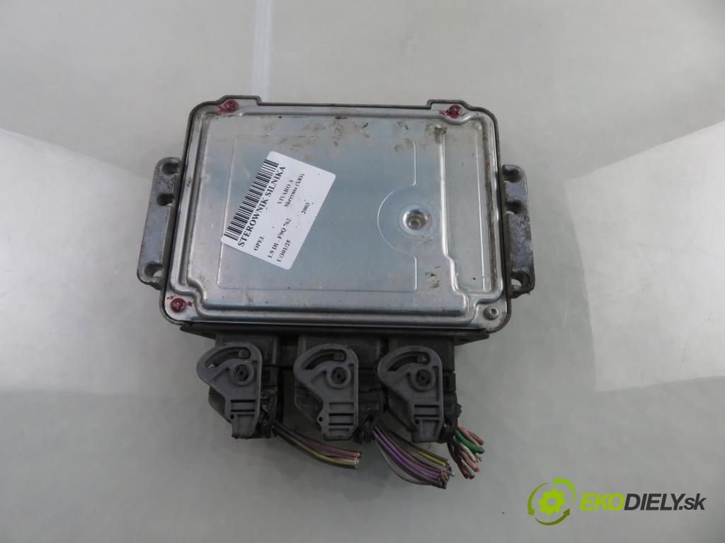 OPEL VIVARO A Skrzynia (X83) FURGON 2003 60,00 1.9 DI 80 - F9Q 762 1870,00 Riadiaca jednotka Motor 8200051609 ; 8200325720 ; 0281011530