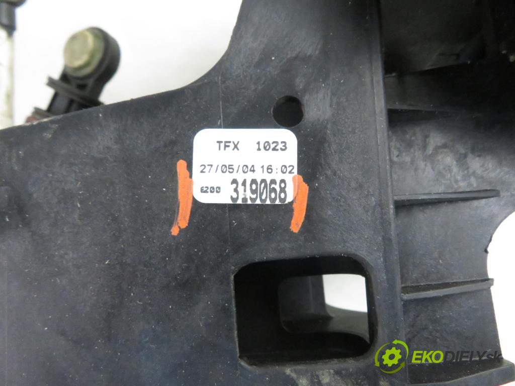 RENAULT SCENIC II (JM0/1_) MINIVAN 2004 99,00 2.0 135 - F4R 770 1998,00 ZVEDÁK: 8200319068