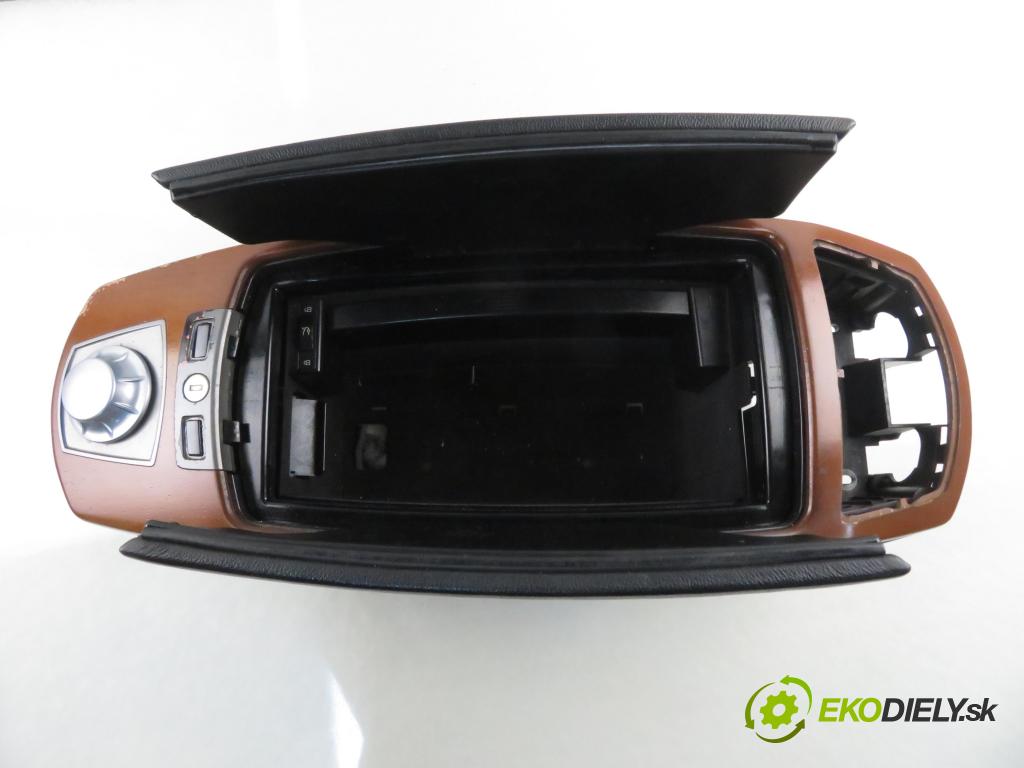 BMW 7 (E65, E66, E67) SEDAN 2003 190,00 740 d- M67 D39 (398D1) 3901,00 Lakťová opierka 14875871