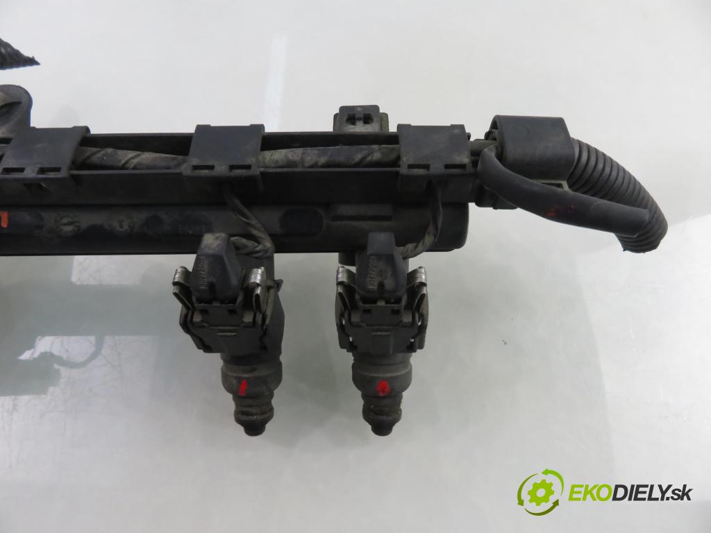 SKODA FABIA I (6Y2) HB 2000 50,00 1.4 - ATZ 1397,00 Lišta vstrekovacia 047133319Q (Vstrekovacia lišta)