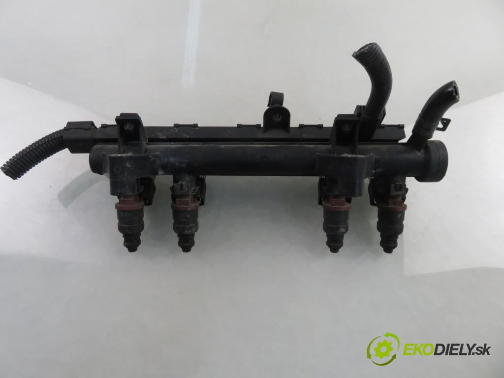 SKODA FABIA I (6Y2) HB 2000 50,00 1.4 - ATZ 1397,00 Lišta vstrekovacia 047133319Q (Vstrekovacia lišta)