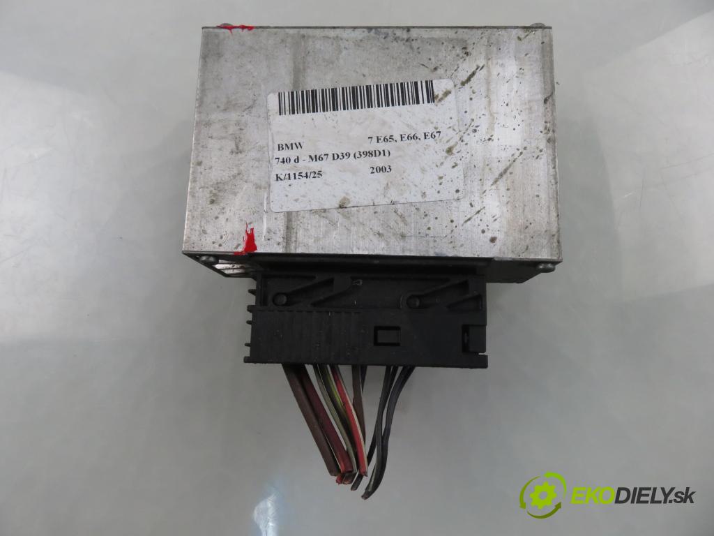 BMW 7 (E65, E66, E67) SEDAN 2003 190,00 740 d- M67 D39 (398D1) 3901,00 Zosilňovač 920461 (Zosilňovač)