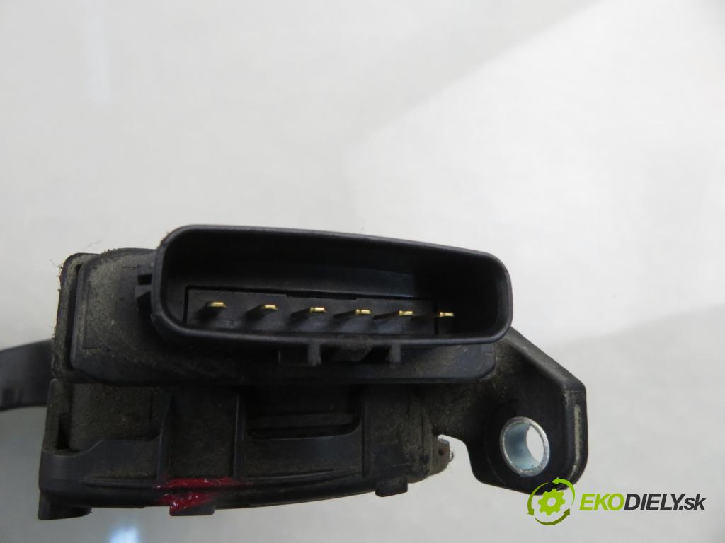 SUZUKI GRAND VITARA II (JT, TE, TD) SUV 2007 95,00 1.9 DDiS 129 4x4 - F9Q 264 1870,00 Potenciometer plynu I590065J02 ; 6PV00907400 (Potenciometer plynového pedálu)