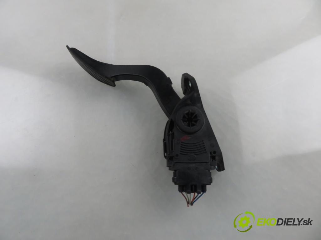 SUZUKI GRAND VITARA II (JT, TE, TD) SUV 2007 95,00 1.9 DDiS 129 4x4 - F9Q 264 1870,00 Potenciometer plynu I590065J02 ; 6PV00907400 (Potenciometer plynového pedálu)