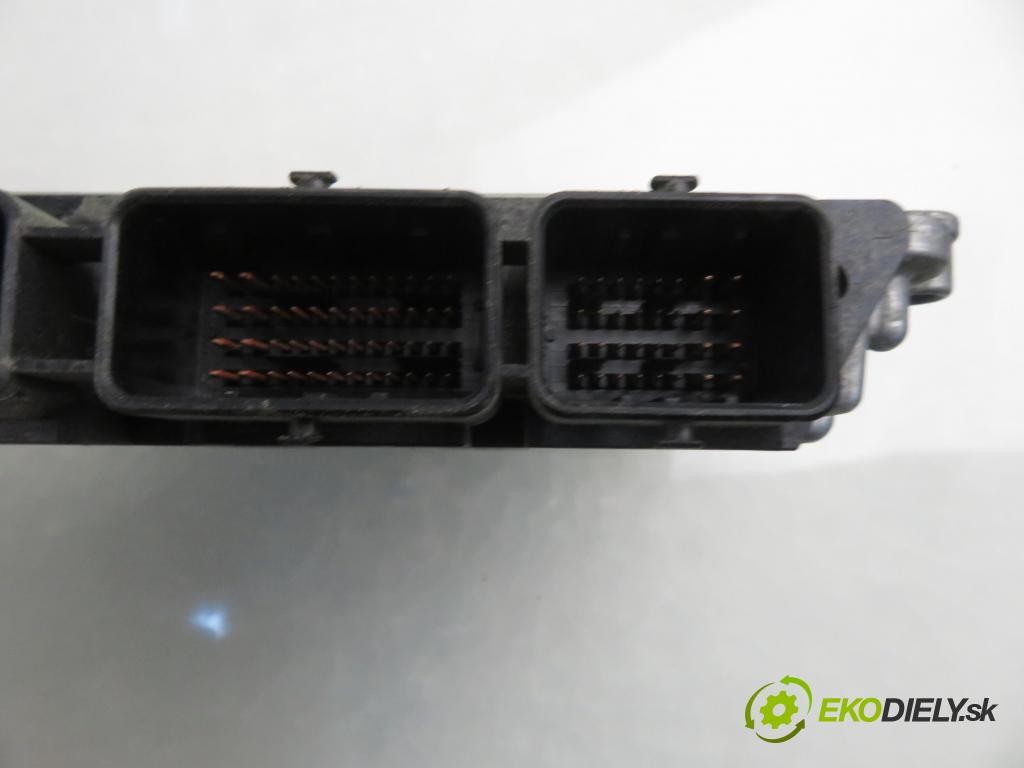 SUZUKI GRAND VITARA II (JT, TE, TD) SUV 2007 95,00 1.9 DDiS 129 4x4 - F9Q 264 1870,00 Riadiaca jednotka Motor 8200518648 ; 8200634611 ; 0281012657