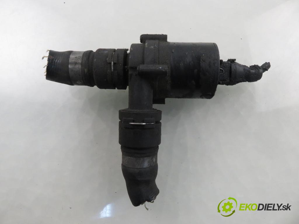 BMW 7 (E65, E66, E67) SEDAN 2003 190,00 740 d- M67 D39 (398D1) 3901,00 Pumpa vody elektrická 6922699